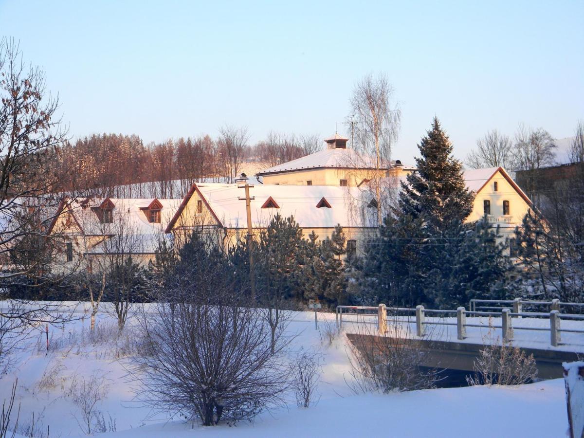 Lidmiluv Mlyn Hotel Sádek Kültér fotó